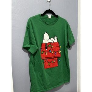 Snoopy Christmas T-Shirt Large Smiling Snoopy/Christmas Lights" Green Peanuts